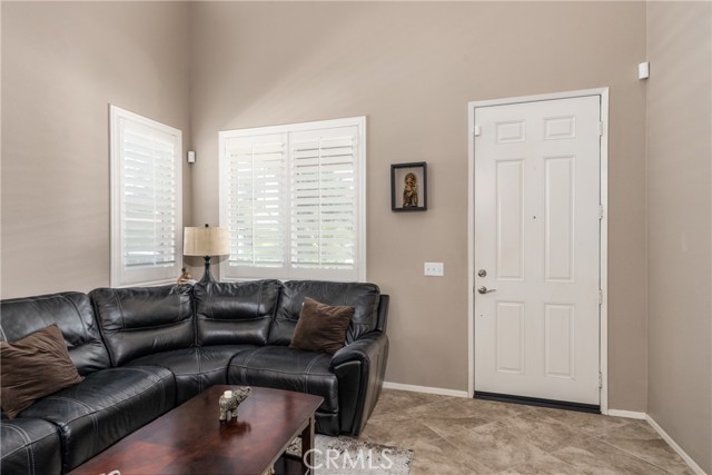 13025 Bowker Play Court, Beaumont CA: https://media.crmls.org/medias/b9ae4f4a-bb85-479b-a8cf-b5c35b967dd4.jpg