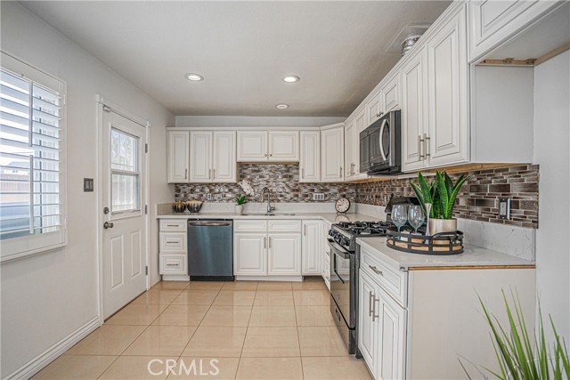 Detail Gallery Image 26 of 42 For 15017 Rayfield Dr, La Mirada,  CA 90638 - 3 Beds | 2 Baths