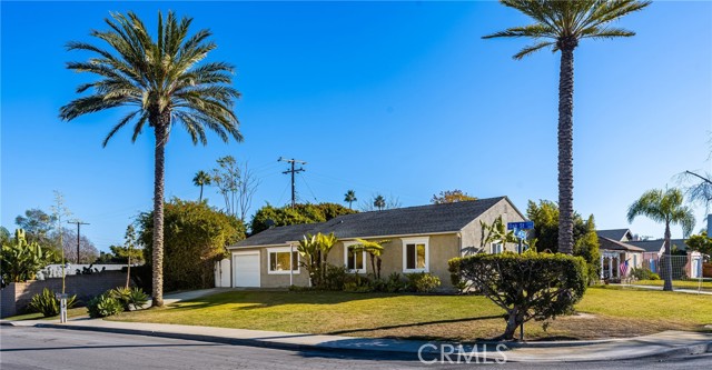 Image 1 of 58 For 939 Oak Street