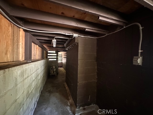https://media.crmls.org/medias/b9afac55-cac8-4e03-9011-c65207a105da.jpg?preset=X-Large