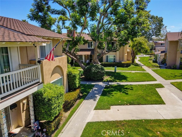 17077 Los Modelos Street, Fountain Valley CA: https://media.crmls.org/medias/b9b02163-e1c2-4b72-af56-82b840291981.jpg