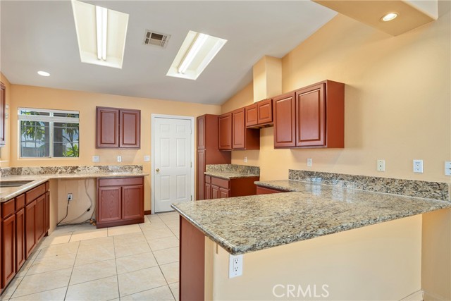 31950 Avenida El Pueblo, Cathedral City CA: https://media.crmls.org/medias/b9b0b2a2-fe74-42a7-bf94-f5250b4401c3.jpg