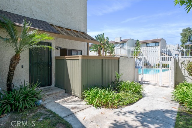 Detail Gallery Image 11 of 44 For 2005 W Culver Ave #11,  Orange,  CA 92868 - 3 Beds | 2 Baths