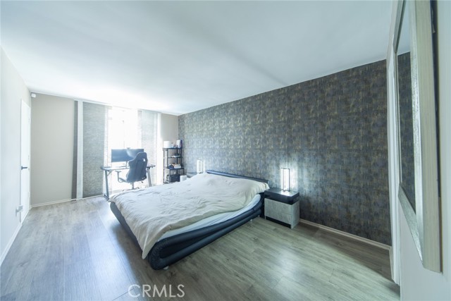 Detail Gallery Image 5 of 12 For 7260 Hillside, Los Angeles,  CA 90046 - 1 Beds | 2 Baths