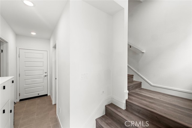 8103 Cooper Lane, Gardena CA: https://media.crmls.org/medias/b9b17ee4-8874-46c2-9a6d-be02dd49e381.jpg