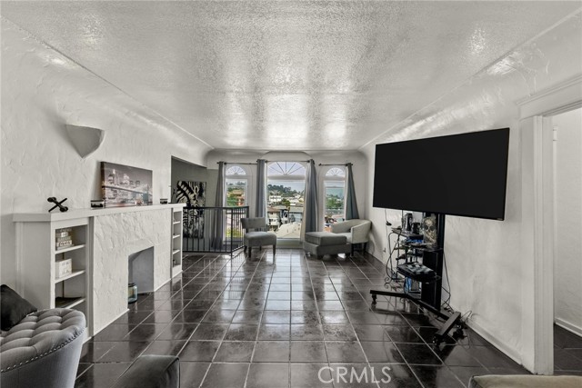 Detail Gallery Image 5 of 26 For 1521 Helen Dr, Los Angeles,  CA 90063 - 2 Beds | 1 Baths