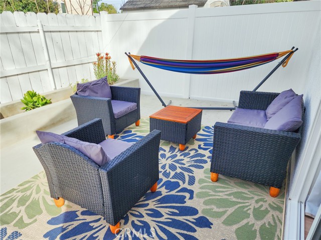 Detail Gallery Image 12 of 13 For 22131 Bassett Street, Canoga Park,  CA 91303 - 1 Beds | 1 Baths