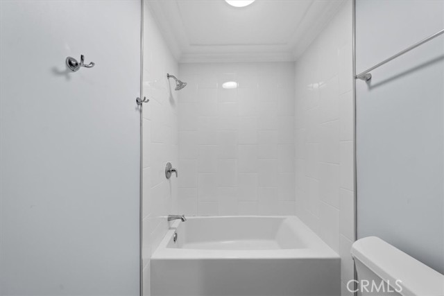 8505 Gulana Avenue, Playa del Rey CA: https://media.crmls.org/medias/b9b2a8ca-15b2-45b8-ab6c-f33282902b99.jpg