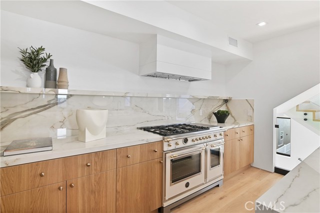 Detail Gallery Image 9 of 22 For 604 Narcissus Ave #1/2,  Corona Del Mar,  CA 92625 - 2 Beds | 2/1 Baths