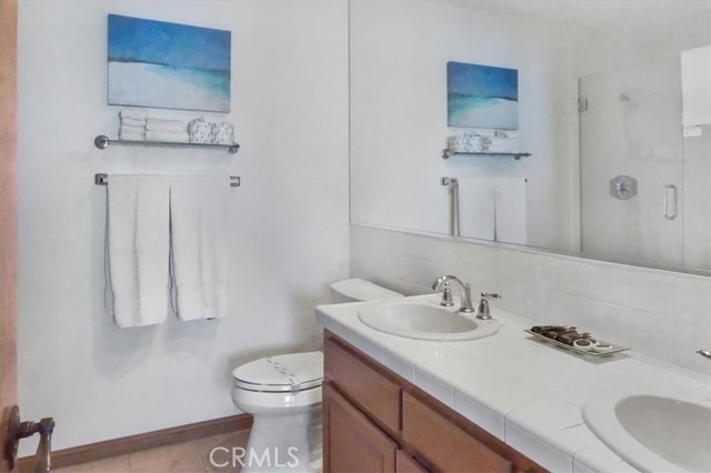 68 Playa Azul, Avalon CA: https://media.crmls.org/medias/b9b36621-e3dc-476a-b13a-260fa212f2d4.jpg