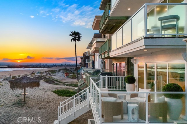 105 A Surfside Avenue, Surfside CA: https://media.crmls.org/medias/b9b3bf27-2de6-4ba9-835c-df73f0f3e283.jpg
