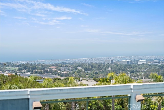 24 Narbonne, Newport Beach CA: https://media.crmls.org/medias/b9b47ff2-ecb5-4c47-a483-156c38e15ba5.jpg