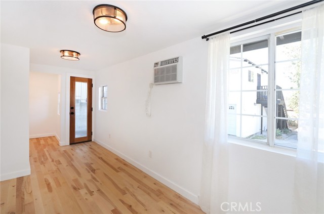 Image 49 of 71 For 1361 Armadale Avenue