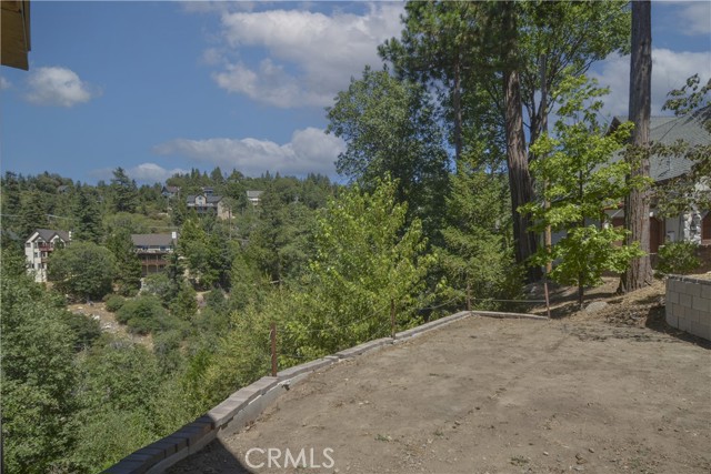 929 Trinity Drive, Lake Arrowhead CA: https://media.crmls.org/medias/b9b4e6a9-28b5-4594-a800-2c916c101098.jpg