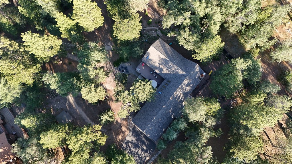 https://media.crmls.org/medias/b9b55b98-a860-46a2-9c54-8d76588b019f.jpg?preset=X-Large
