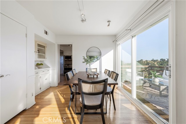 Detail Gallery Image 12 of 74 For 8615 Skyline Dr, Los Angeles,  CA 90046 - 3 Beds | 3 Baths