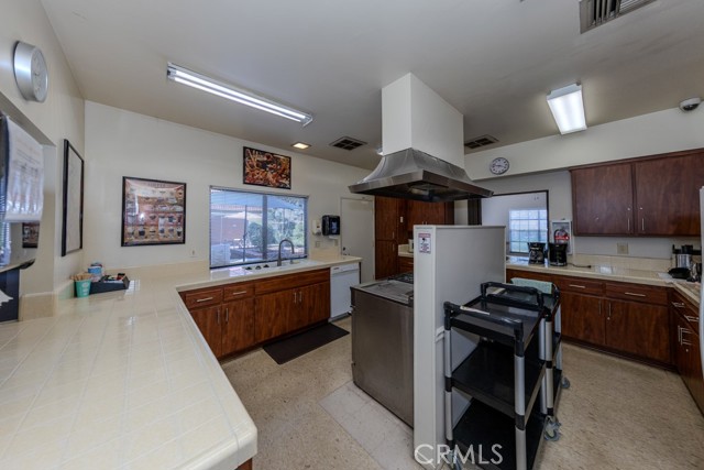 2851 Rolling Hills Drive, Fullerton CA: https://media.crmls.org/medias/b9b5ae7d-b4ed-4654-b5ab-c209b966cd00.jpg