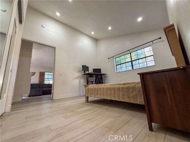 2608 Monte Carlo Drive, Santa Ana CA: https://media.crmls.org/medias/b9b5d46d-f018-4e9d-beca-aa25e1844e8d.jpg