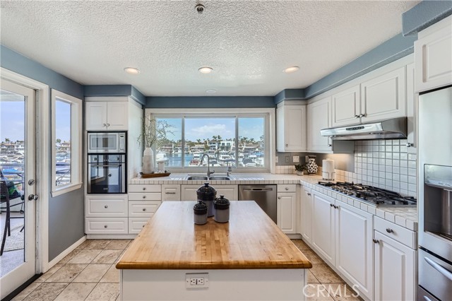Detail Gallery Image 21 of 39 For 4167 Warner Ave #101,  Huntington Beach,  CA 92649 - 2 Beds | 2 Baths