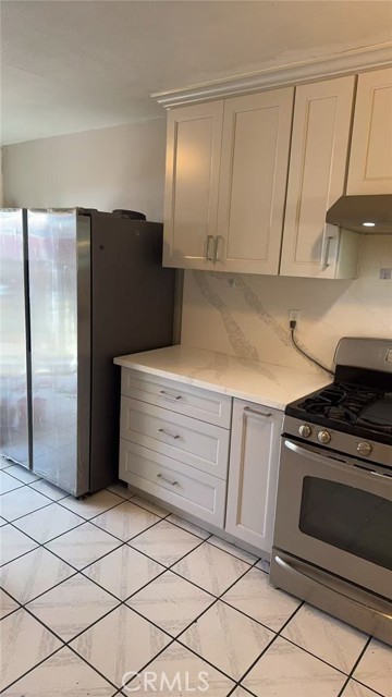 Detail Gallery Image 11 of 13 For 4109 W 5th #A1,  Santa Ana,  CA 92703 - 2 Beds | 2 Baths