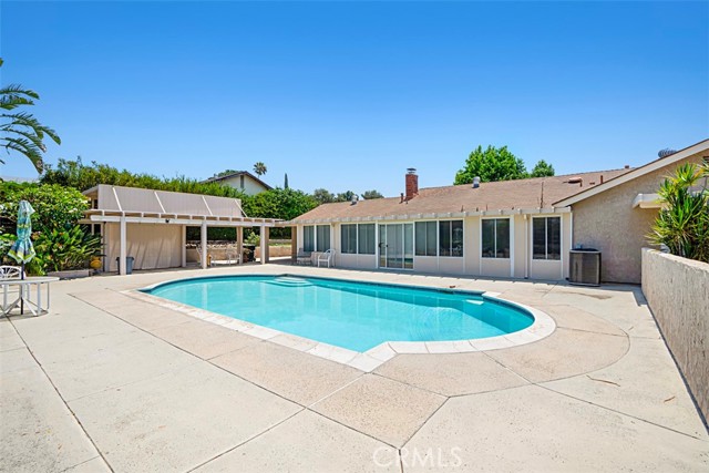 Detail Gallery Image 1 of 1 For 7579 Lakeside Dr, Jurupa Valley,  CA 92509 - 4 Beds | 2 Baths