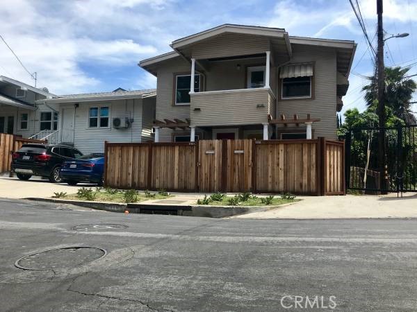 Detail Gallery Image 1 of 18 For 1110 1/2 N Benton Way, Los Angeles,  CA 90026 - 2 Beds | 2 Baths