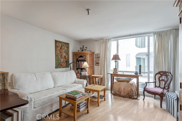 Detail Gallery Image 8 of 30 For 565 Esplanade #202,  Redondo Beach,  CA 90277 - 1 Beds | 1 Baths