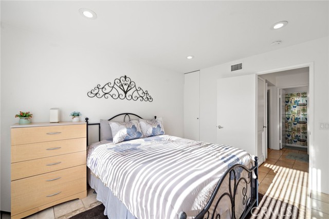25761 Le Parc, Lake Forest CA: https://media.crmls.org/medias/b9b8becf-db25-4e21-afd3-66b93d968ac2.jpg