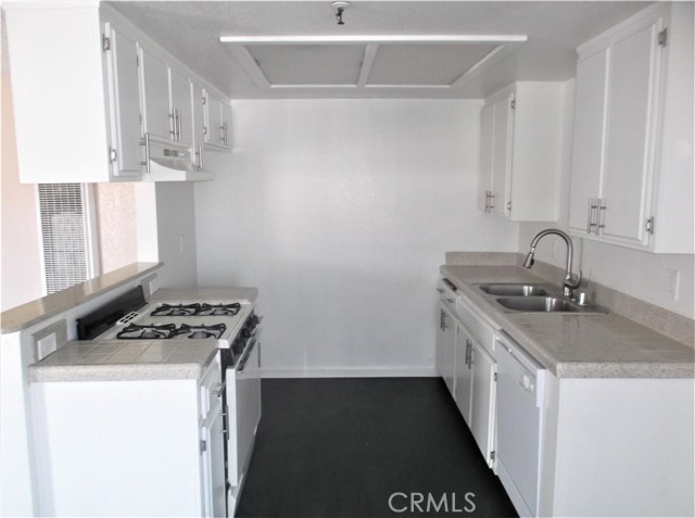 Image 3 of 9 For 4823 118th Place