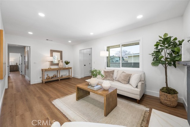 2260 Tevis Avenue, Long Beach CA: https://media.crmls.org/medias/b9ba1a42-ae7c-4d3c-892f-57dd7108a8aa.jpg