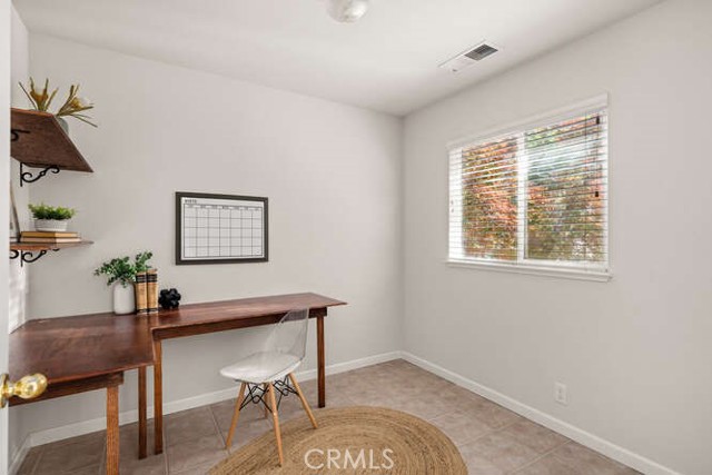 Detail Gallery Image 9 of 22 For 1105 Admiral Lane, Chico,  CA 95926 - 3 Beds | 2 Baths