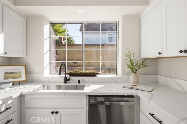 Detail Gallery Image 14 of 29 For 19010 Gunlock, Carson,  CA 90746 - 5 Beds | 3 Baths