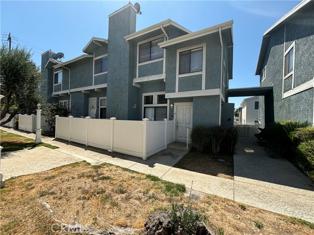 15106 Nordhoff Street, North Hills, California 91343, 2 Bedrooms Bedrooms, ,1 BathroomBathrooms,Townhouse,For Sale,Nordhoff,OC24155270