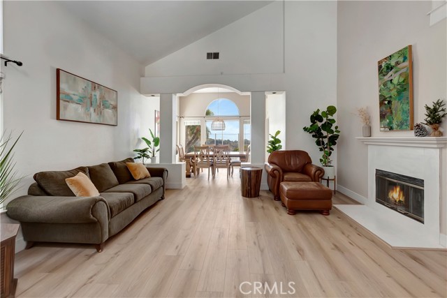 Image 9 of 52 For 46 Santa Clara