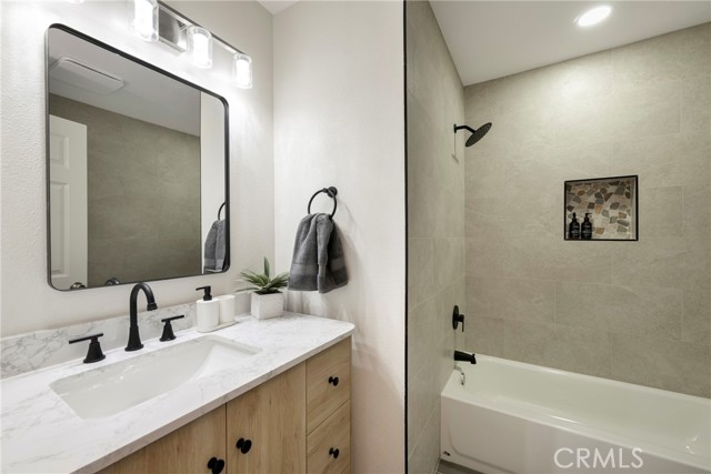 Detail Gallery Image 17 of 34 For 14222 Raintree Rd, Tustin,  CA 92780 - 3 Beds | 2 Baths