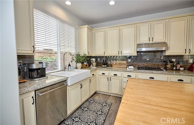 Detail Gallery Image 14 of 49 For 32118 Clear Springs, Winchester,  CA 92596 - 4 Beds | 2/1 Baths