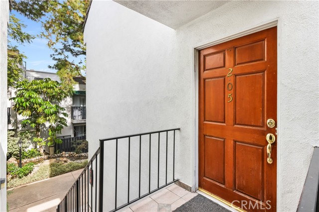 Detail Gallery Image 2 of 18 For 18645 Hatteras, Tarzana,  CA 91356 - 1 Beds | 1 Baths