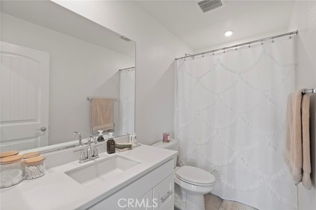 Detail Gallery Image 18 of 28 For 951 W Clover Ave, Rialto,  CA 92376 - 3 Beds | 2/1 Baths