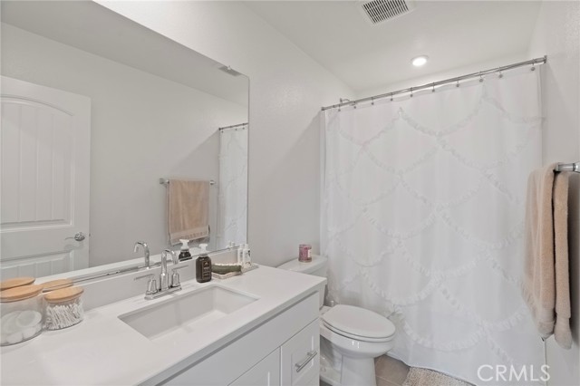 Detail Gallery Image 18 of 28 For 951 W Clover Ave, Rialto,  CA 92376 - 3 Beds | 2/1 Baths