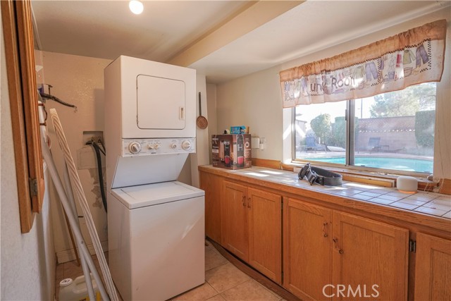 14415 Erie, Apple Valley CA: https://media.crmls.org/medias/b9bf8449-7b23-4e1b-9077-bdbdb6d36868.jpg