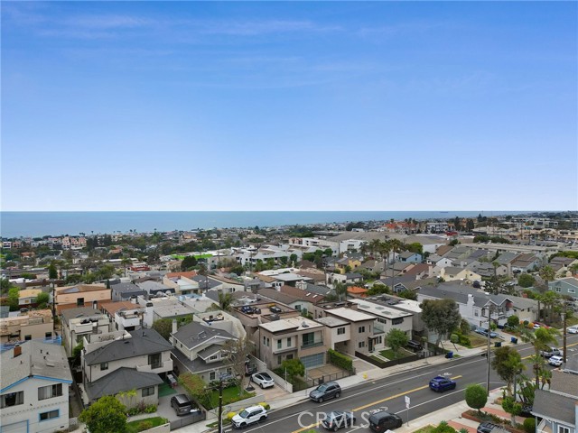 2025 Prospect Avenue, Hermosa Beach CA: https://media.crmls.org/medias/b9bfc2bc-abe6-4a11-ad3e-594b6d2add75.jpg