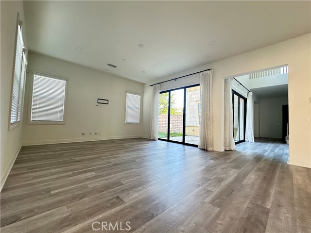 5 Zion Drive, Lake Forest CA: https://media.crmls.org/medias/b9bfd91c-adbc-4ca2-a50c-55e7a1f11c51.jpg