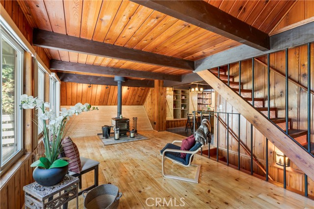Detail Gallery Image 13 of 47 For 31115 Valley Oak Dr, Running Springs,  CA 92382 - 4 Beds | 2/1 Baths