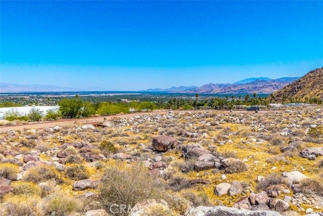 1961 Vista Palisades Drive, Palm Springs CA: https://media.crmls.org/medias/b9c1f569-c2d7-45fe-9753-293aec680837.jpg