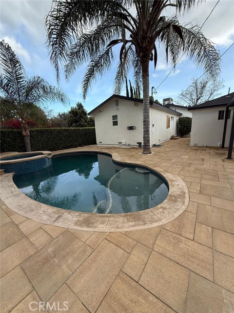 22539 Dolorosa Street, Woodland Hills CA: https://media.crmls.org/medias/b9c2948a-dfb3-4110-a86d-780247cc7dd1.jpg