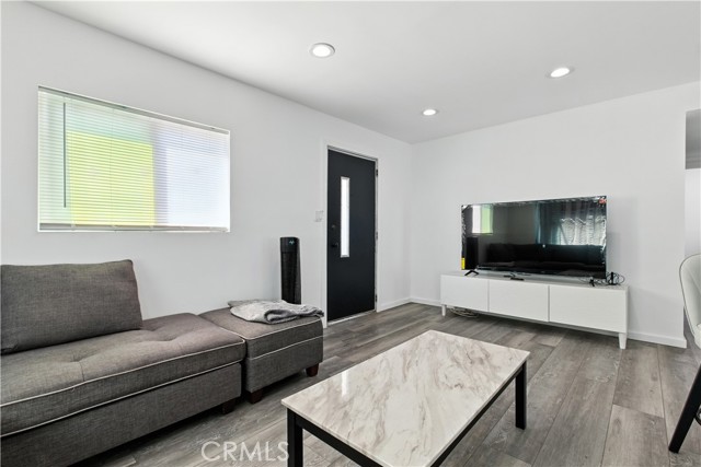 Front Image Thumbnail for CRPW25268697