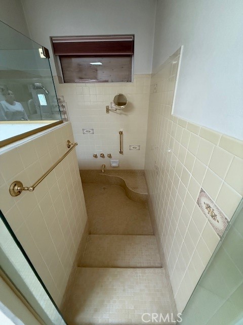 Detail Gallery Image 15 of 22 For 6300 N Camino Miraval, –,  AZ 85718 - 5 Beds | 6 Baths