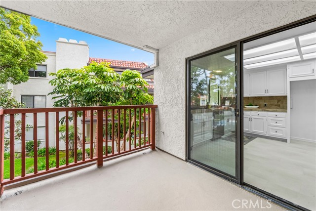 6222 Riviera Circle, Long Beach CA: https://media.crmls.org/medias/b9c2cc80-b687-4593-b94a-992fbad9286e.jpg