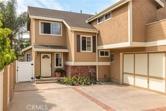 2412 Clark Lane, Redondo Beach, California 90278, 3 Bedrooms Bedrooms, ,2 BathroomsBathrooms,Residential,Sold,Clark,SB17057803