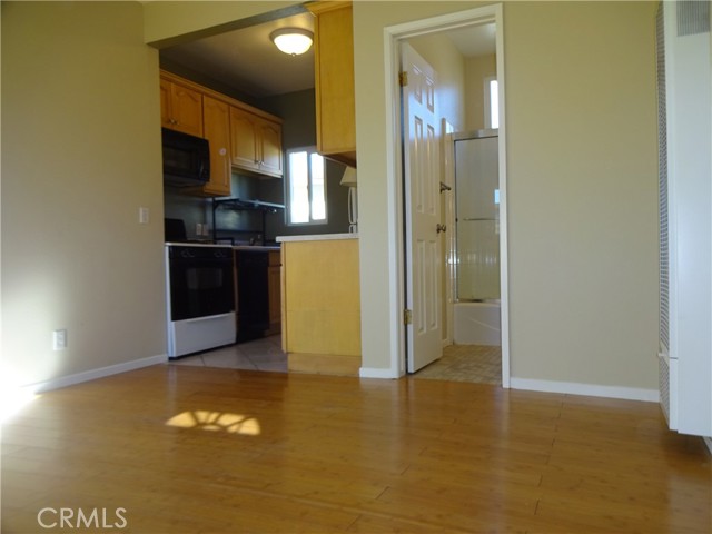 Detail Gallery Image 5 of 21 For 1220 Belmont Ave 2b,  Long Beach,  CA 90804 - 1 Beds | 1 Baths